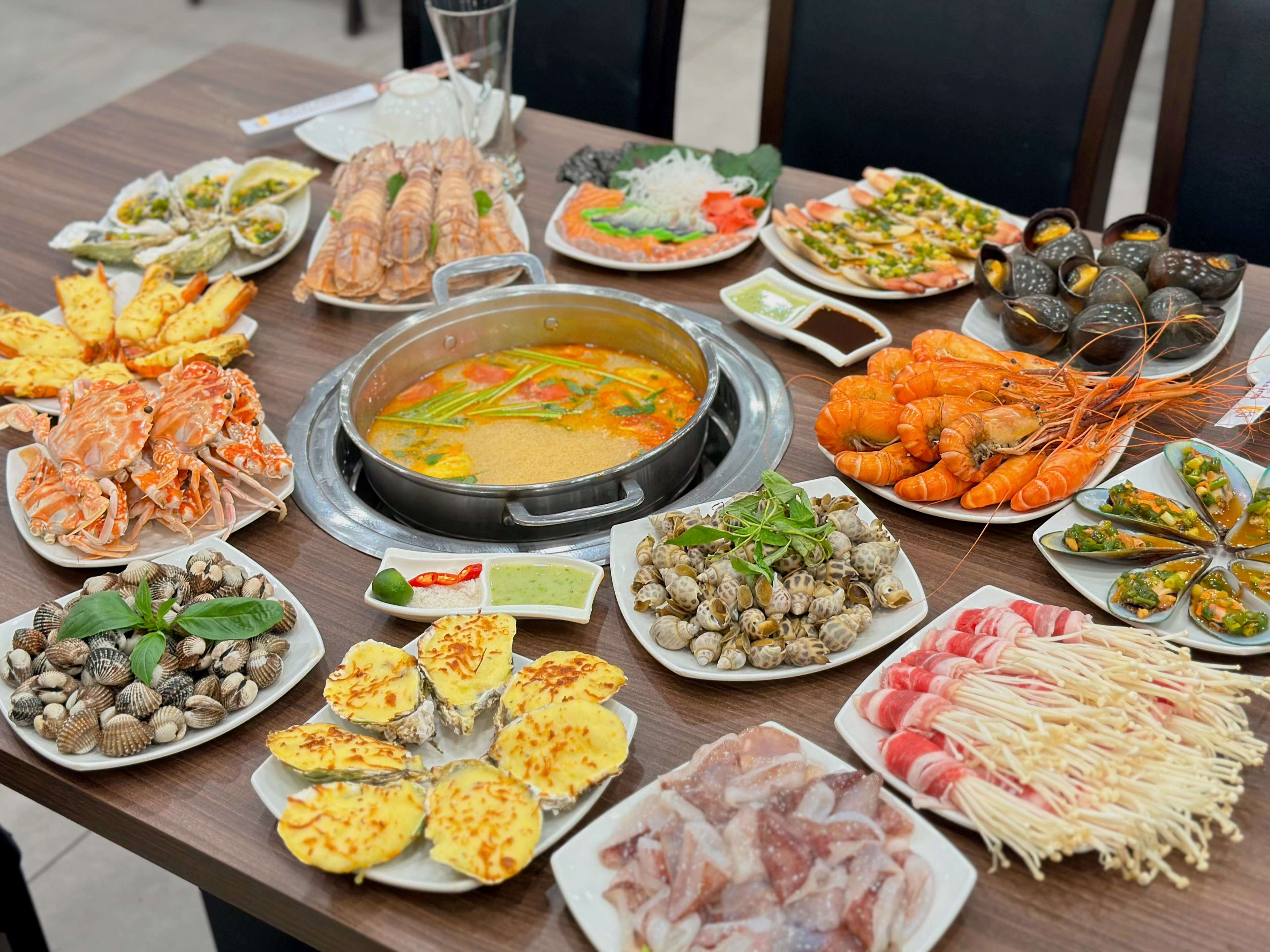 Tại sao nhà hàng lại phục vụ bữa ăn 3 phần?