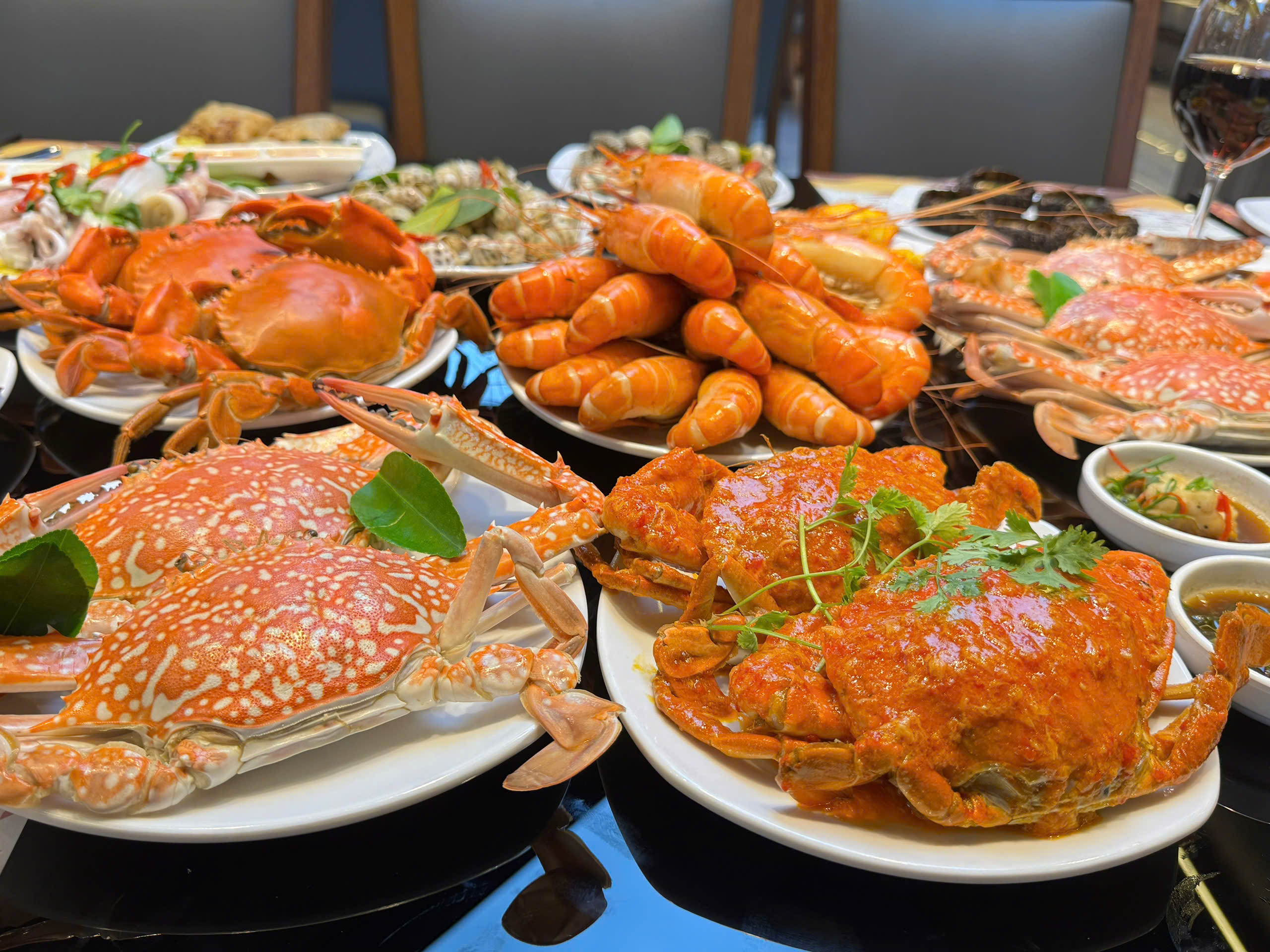 Ở Hà Nội, địa điểm ăn Buffet Hải Sản nào khiến thực khách mê mẩn?