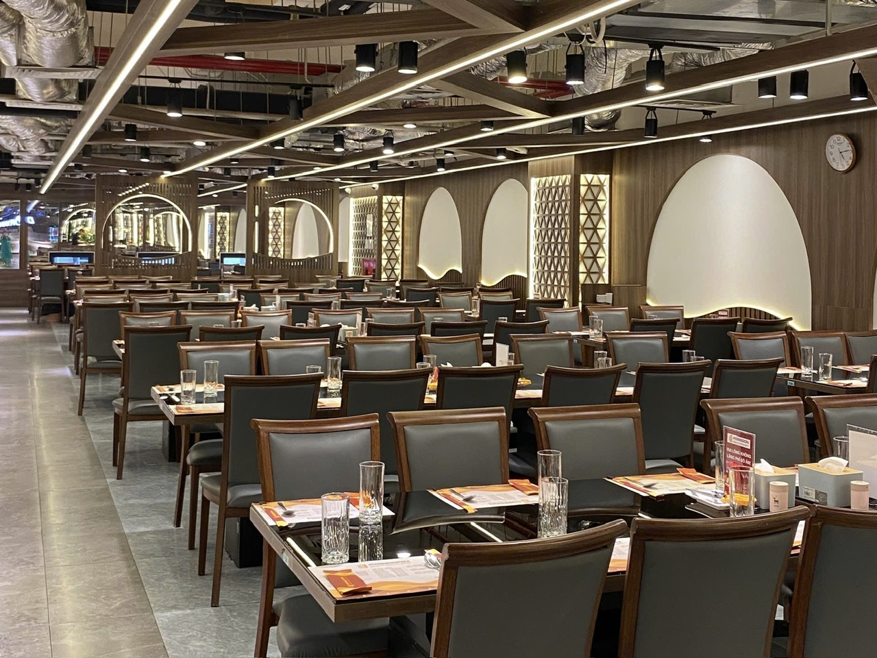 Check-in không gian cực "mướt mắt" của Poseidon Quận 10